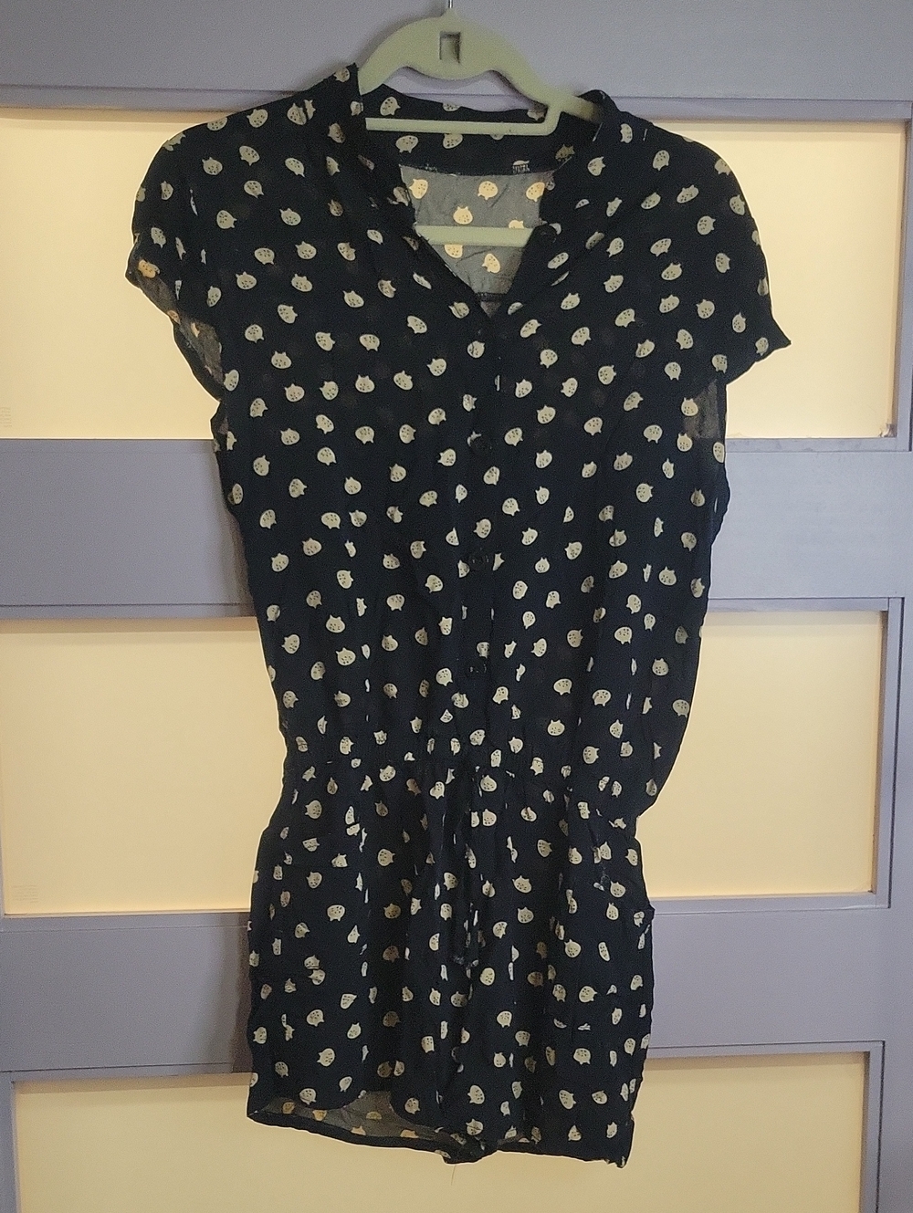 Black Short-Sleeve Kitten Printed Romper with Drawstring Waist